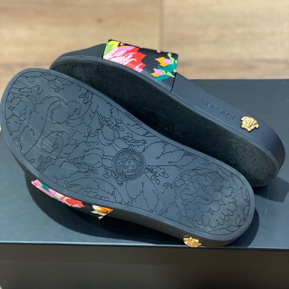 Versace FLORALMANIA Leather Slides - Picture 2 of 6